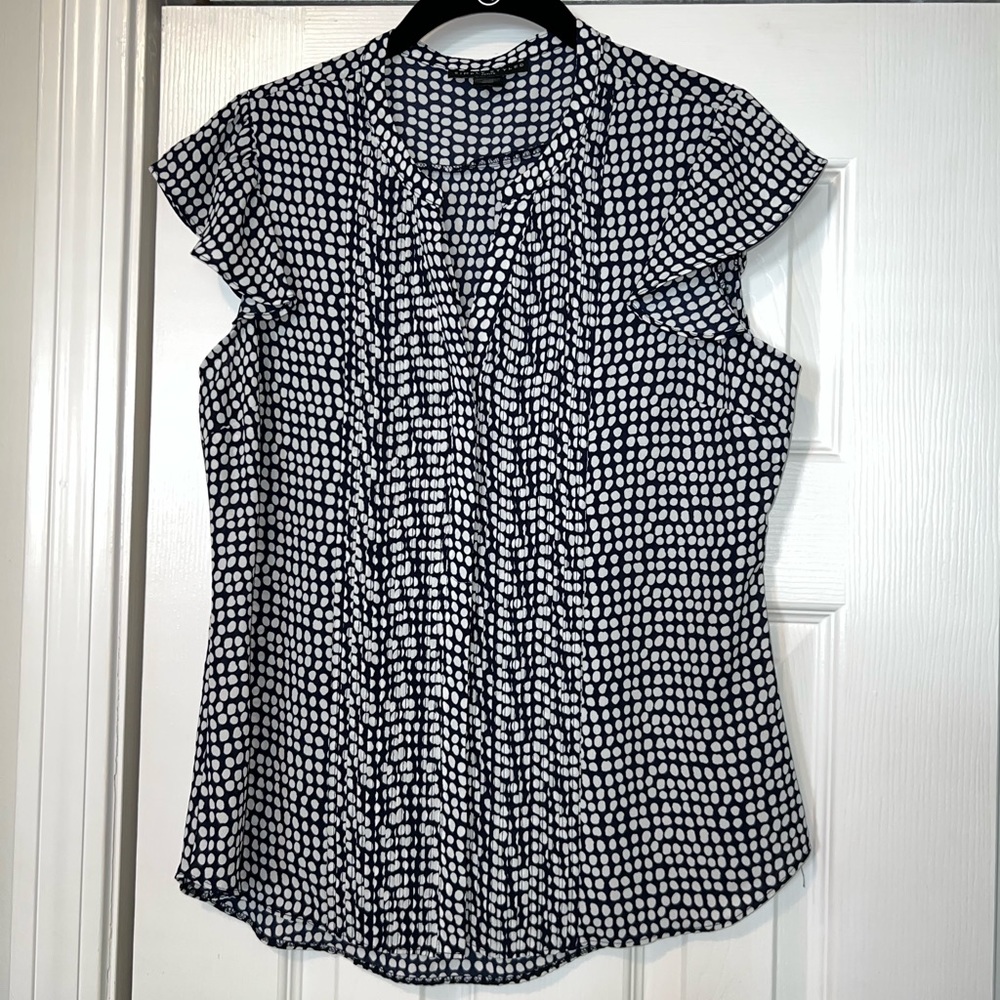 Navy/white Simply Styled polkadot hidden button down blouse size small pt